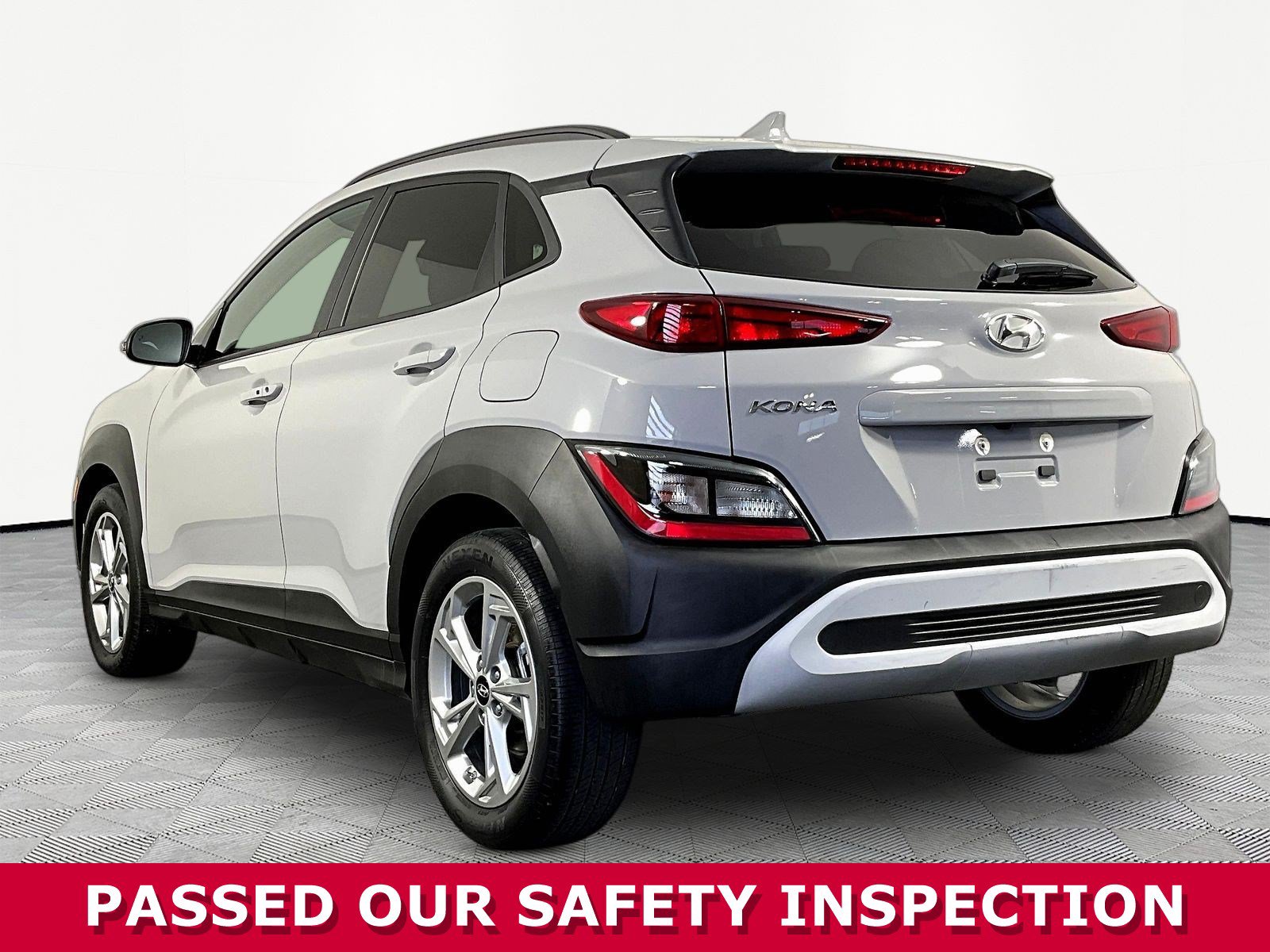 Used 2023 Hyundai Kona SEL FWD image 4