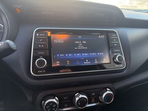 Used 2021 Nissan Kicks S image 36