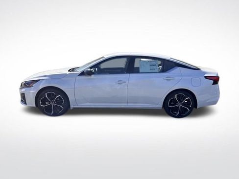 New 2025 Nissan Altima 2.5 SR image 5
