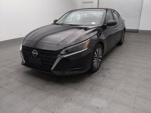 Used 2024 Nissan Altima 2.5 SV image 15