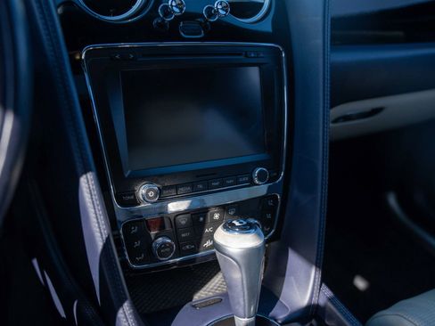 Used 2016 Bentley Flying Spur V8 image 17