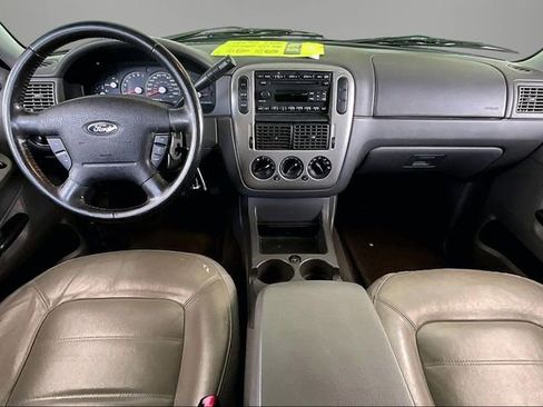 Used 2005 Ford Explorer XLT RWD image 7
