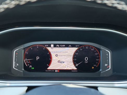 Certified 2025 Volkswagen Taos SEL image 23