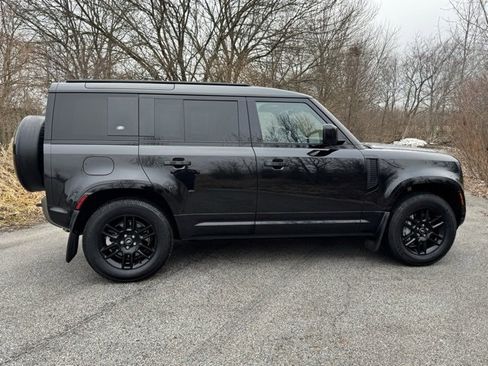 Certified 2023 Land Rover Defender 110 X-Dynamic SE image 5