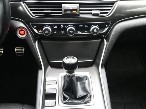 Used 2018 Honda Accord Sport image 23