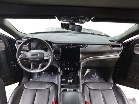 Used 2024 Jeep Grand Cherokee L Limited w/ Luxury Tech Group II image 9