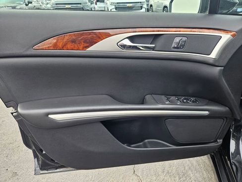 Used 2013 Lincoln MKZ Base image 10