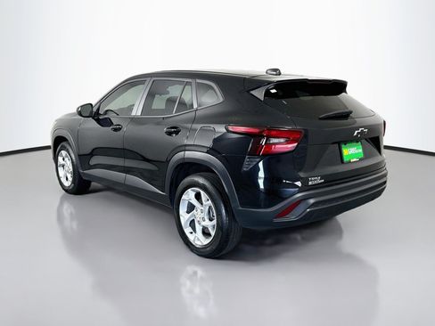 Used 2024 Chevrolet Trax LS w/ LS Convenience Package FWD image 7