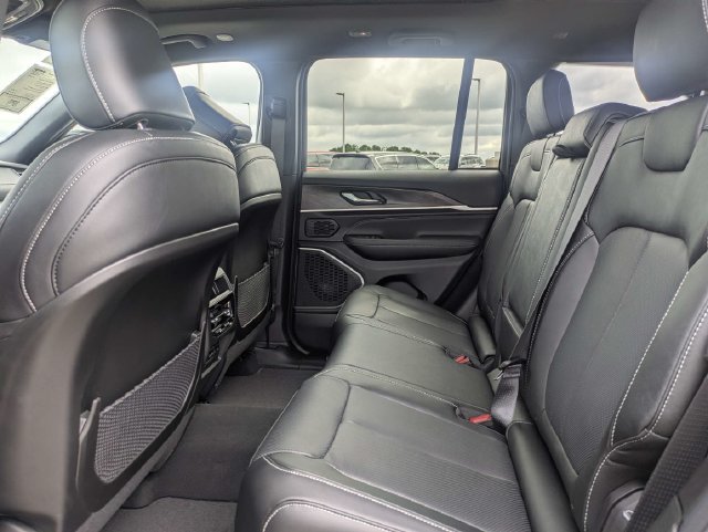 New 2026 Jeep Grand Cherokee Limited AWD/4WD image 15