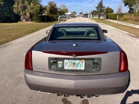 Used 2005 Cadillac XLR image 7