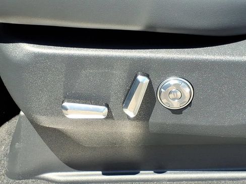 New 2026 Lincoln Navigator Reserve w/ Jet Appearance Package AWD/4WD image 18