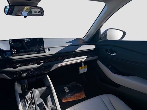 New 2025 Honda Accord SE image 18