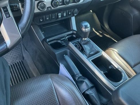 Used 2018 Toyota Tacoma Limited AWD/4WD image 18