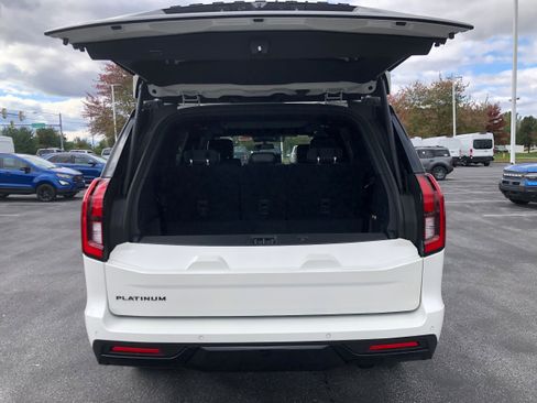 New 2025 Ford Expedition Platinum w/ Stealth Performance Package image 9