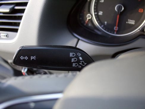 Used 2017 Audi Q5 2.0T Premium Plus w/ Technology Package image 19