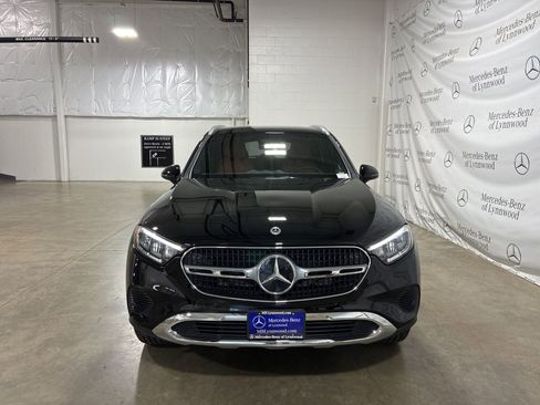 Used 2025 Mercedes-Benz GLC 350e 4MATIC image 2