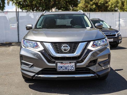 Used 2019 Nissan Rogue SV w/ Sun & Sound Touring Package FWD image 2