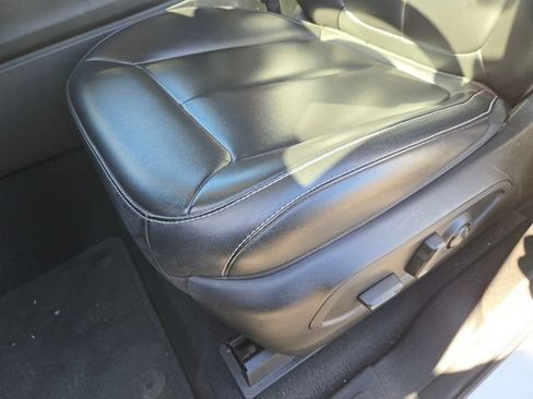 Used 2023 Jeep Grand Cherokee Limited AWD/4WD image 11