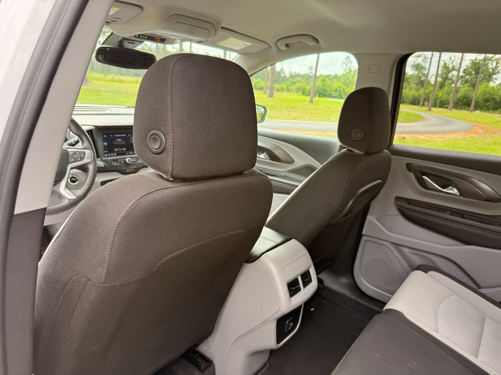 Used 2024 GMC Terrain SLE FWD image 25