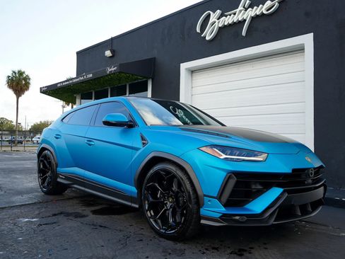 Used 2024 Lamborghini Urus Performante AWD/4WD image 10