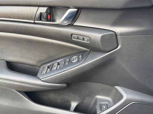 Used 2022 Honda Accord EX-L image 18