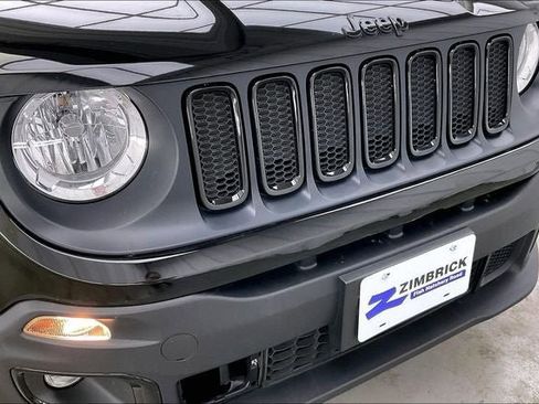 Used 2017 Jeep Renegade Altitude FWD image 30