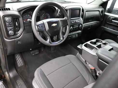 Used 2023 Chevrolet Silverado 2500 Custom w/ Custom Value Package image 11