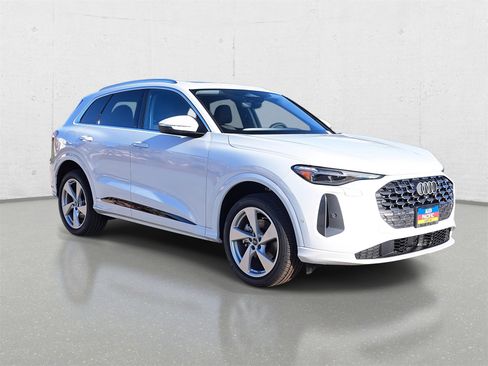 New 2025 Audi Q5 Premium Plus image 3