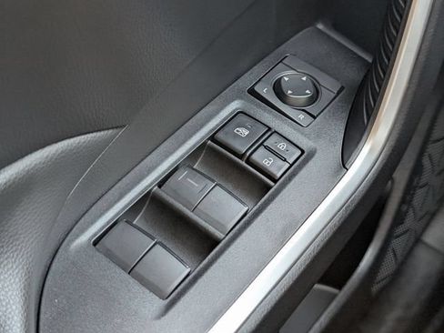 Used 2025 Toyota RAV4 LE AWD/4WD image 30