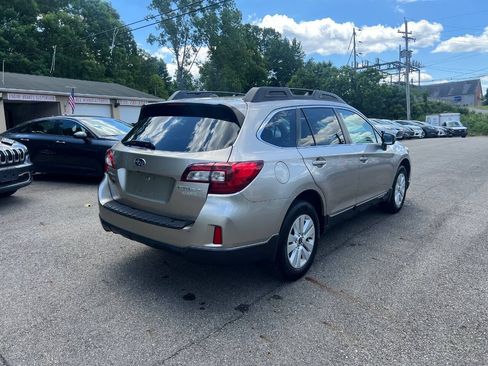 Used 2015 Subaru Outback 2.5i Premium AWD/4WD image 4