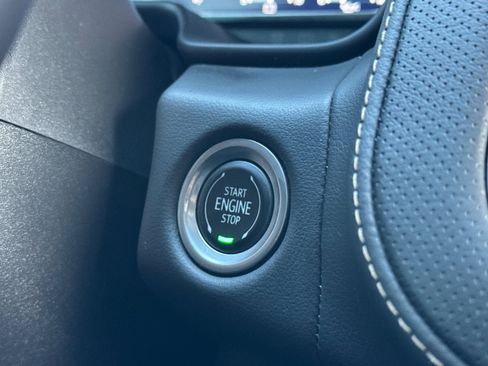 Used 2022 Chevrolet Suburban Premier image 24