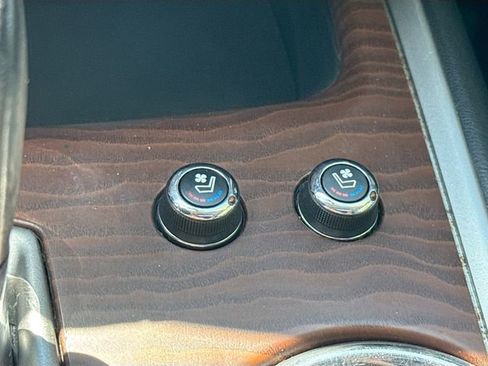 Used 2019 Nissan Pathfinder Platinum image 21