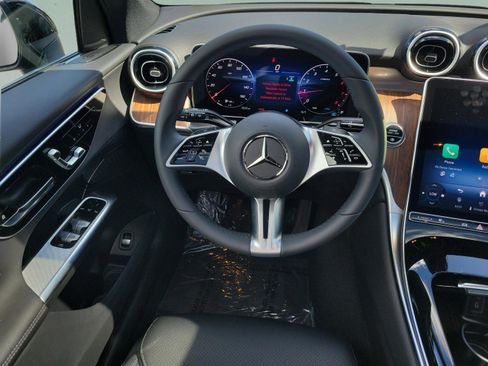 Used 2026 Mercedes-Benz GLC 300 4MATIC image 19