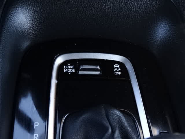 Used 2023 Toyota Corolla SE w/ Carpet Mat Package (TMS) FWD image 32