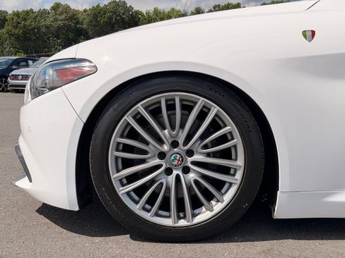 Used 2017 Alfa Romeo Giulia Ti RWD image 18
