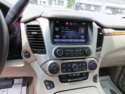 Used 2015 GMC Yukon Denali w/ Premium Package AWD/4WD image 25