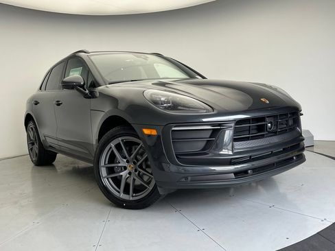 Used 2026 Porsche Macan AWD/4WD image 18