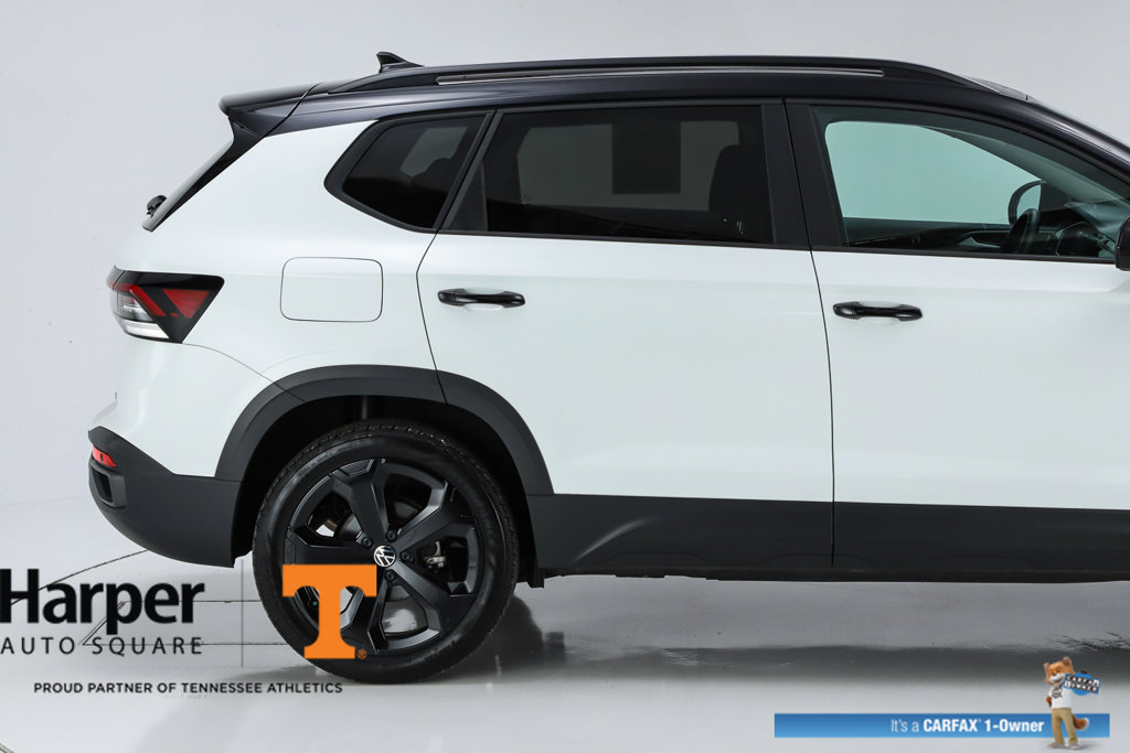 Used 2025 Volkswagen Taos SE AWD/4WD image 11