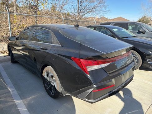 Certified 2025 Hyundai Elantra Limited image 5