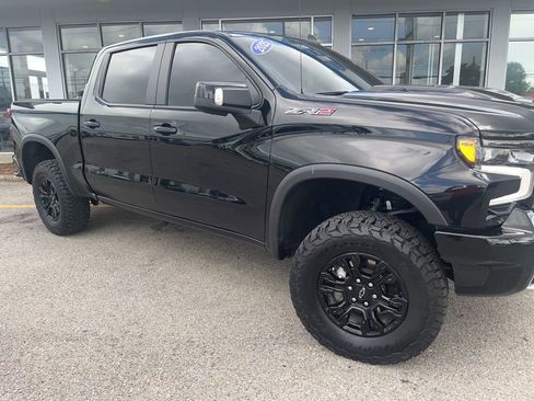 Used 2025 Chevrolet Silverado 1500 ZR2 w/ Technology Package AWD/4WD image 7