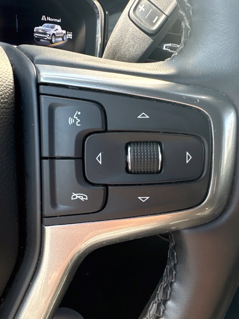 Used 2025 Chevrolet Silverado 1500 LT AWD/4WD image 20