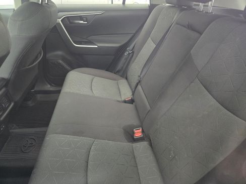 Used 2022 Toyota RAV4 XLE AWD/4WD image 23