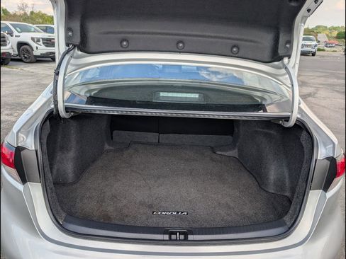 Used 2025 Toyota Corolla LE image 22