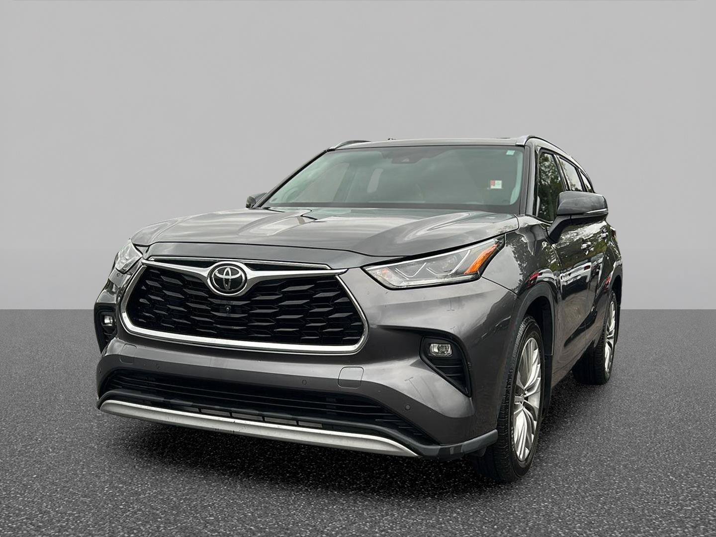 Used 2021 Toyota Highlander Platinum AWD/4WD image 1