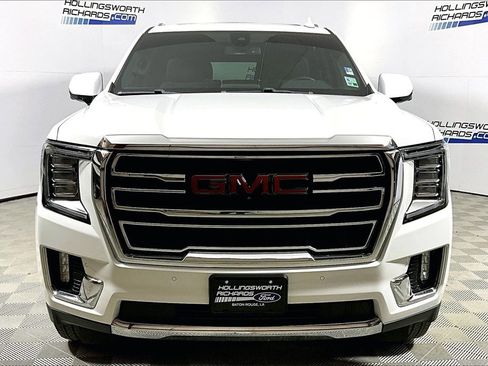 Used 2021 GMC Yukon SLT w/ SLT Premium Package image 2