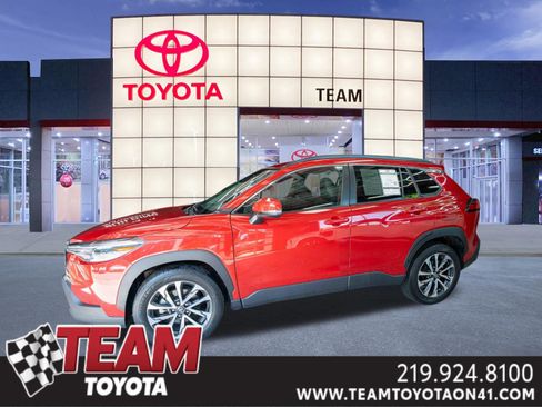 Used 2024 Toyota Corolla Cross XLE FWD image 1