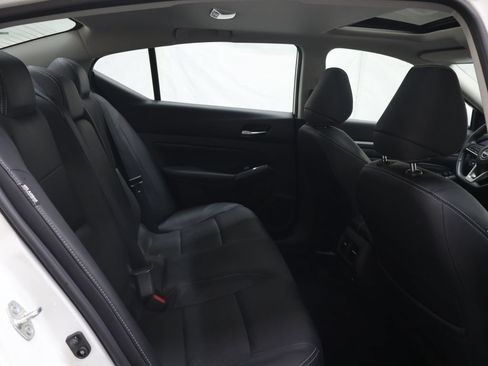 Used 2023 Nissan Altima 2.5 SL AWD/4WD image 12