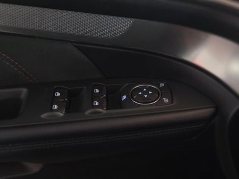 Used 2018 Ford Explorer XLT w/ Equipment Group 202A image 23