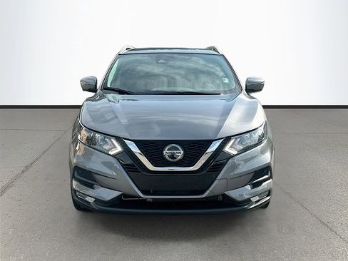 Used 2020 Nissan Rogue Sport SV w/ Technology Package FWD image 2