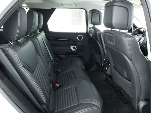 Used 2024 Land Rover Discovery S image 23